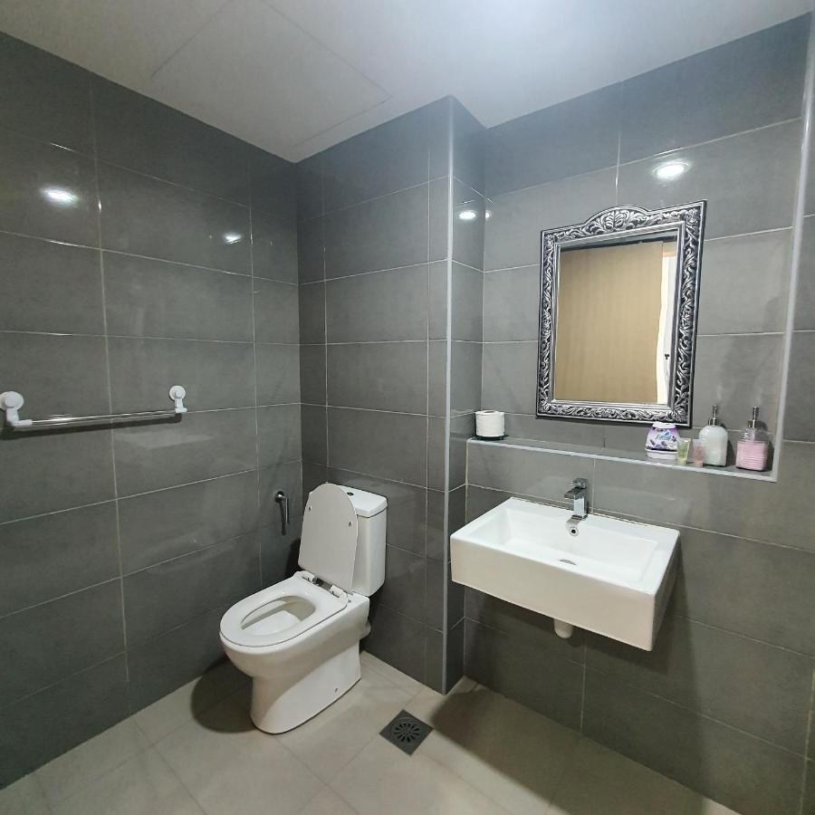 Imperium Seaview Cityview By Avenzee Kuantan